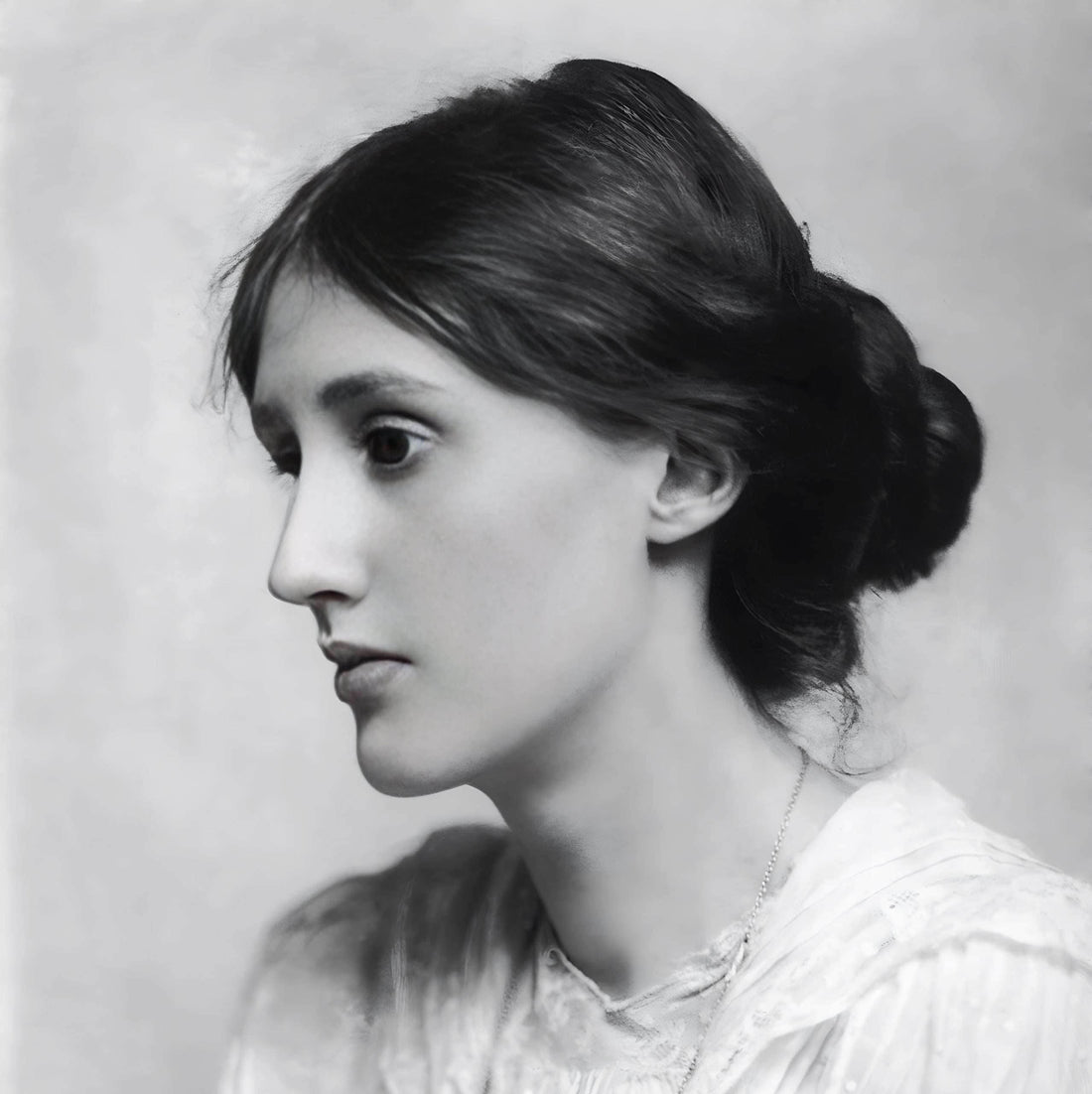 A Day in 1925: The Enduring Brilliance of Mrs. Dalloway